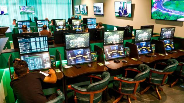 Потери американских букмекеров и растущие доходы клиентов